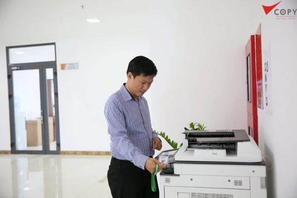 kinh nghiem chon may photocopy mau cho truong hoc1