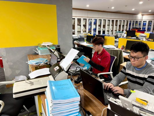 Thuê máy scan văn phòng giúp doanh nghiệp "né" gánh nặng chi phí thế nào? 3 so hoa tai lieu iscan